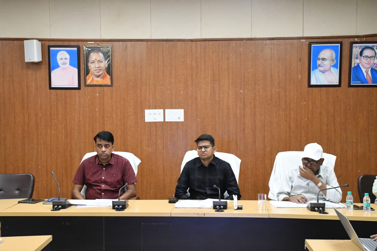 डीएम शिवशरणप्पा जीएन की अध्यक्षता में जिला स्वास्थ्य समिति की समीक्षा बैठक संपन्न